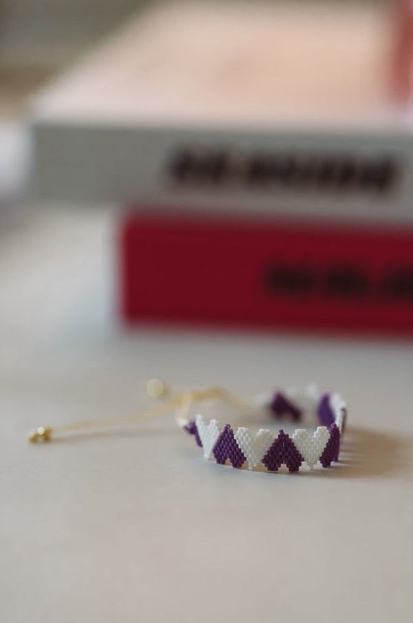 Beaded Heart Gameday Bracelet - Purple and White-HAZEL & OLIVE-
