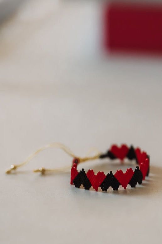 Beaded Heart Gameday Bracelet - Red and Black-HAZEL & OLIVE-